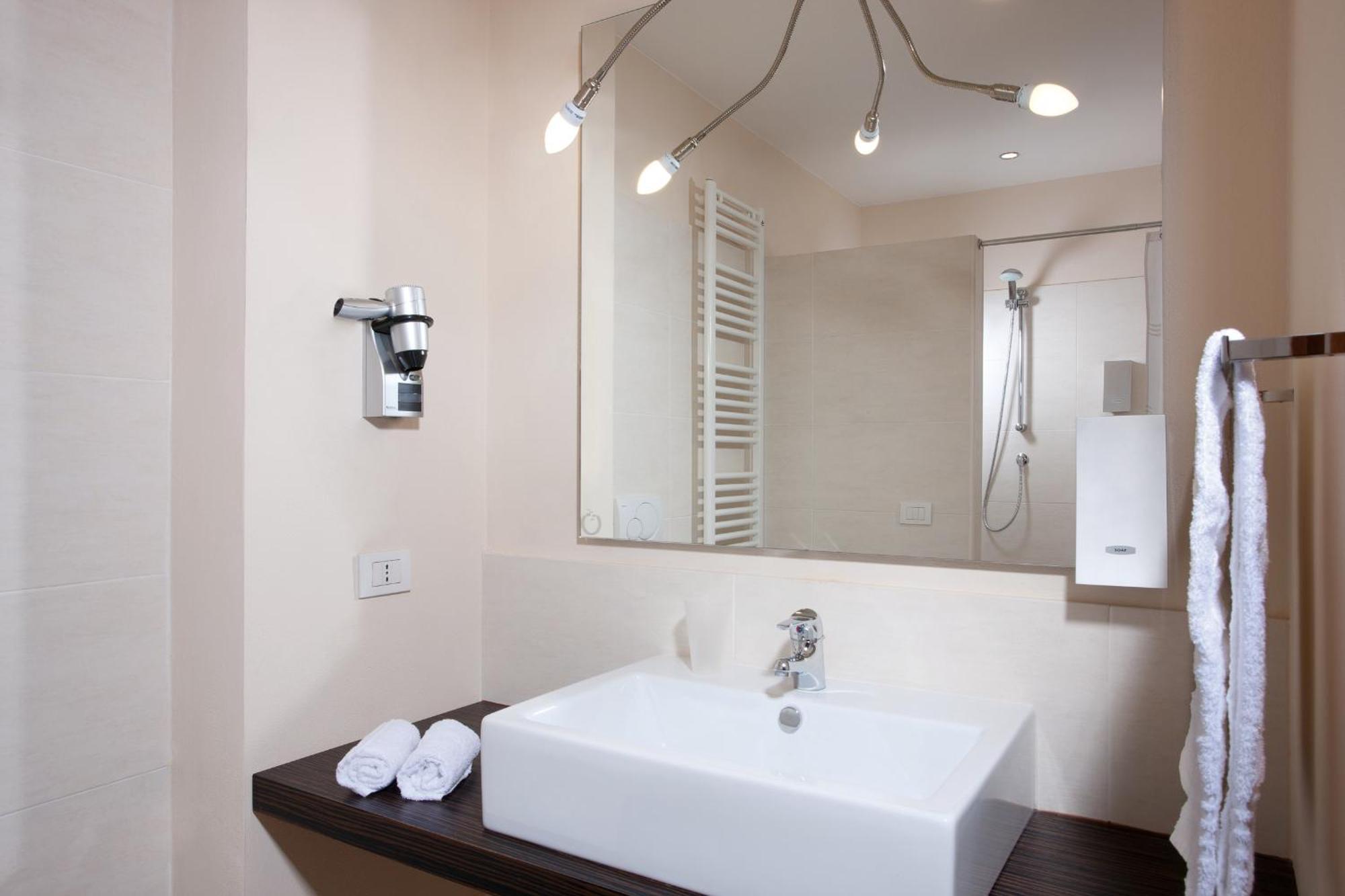 Rosso Frizzante Hotel Sorbara Екстериор снимка