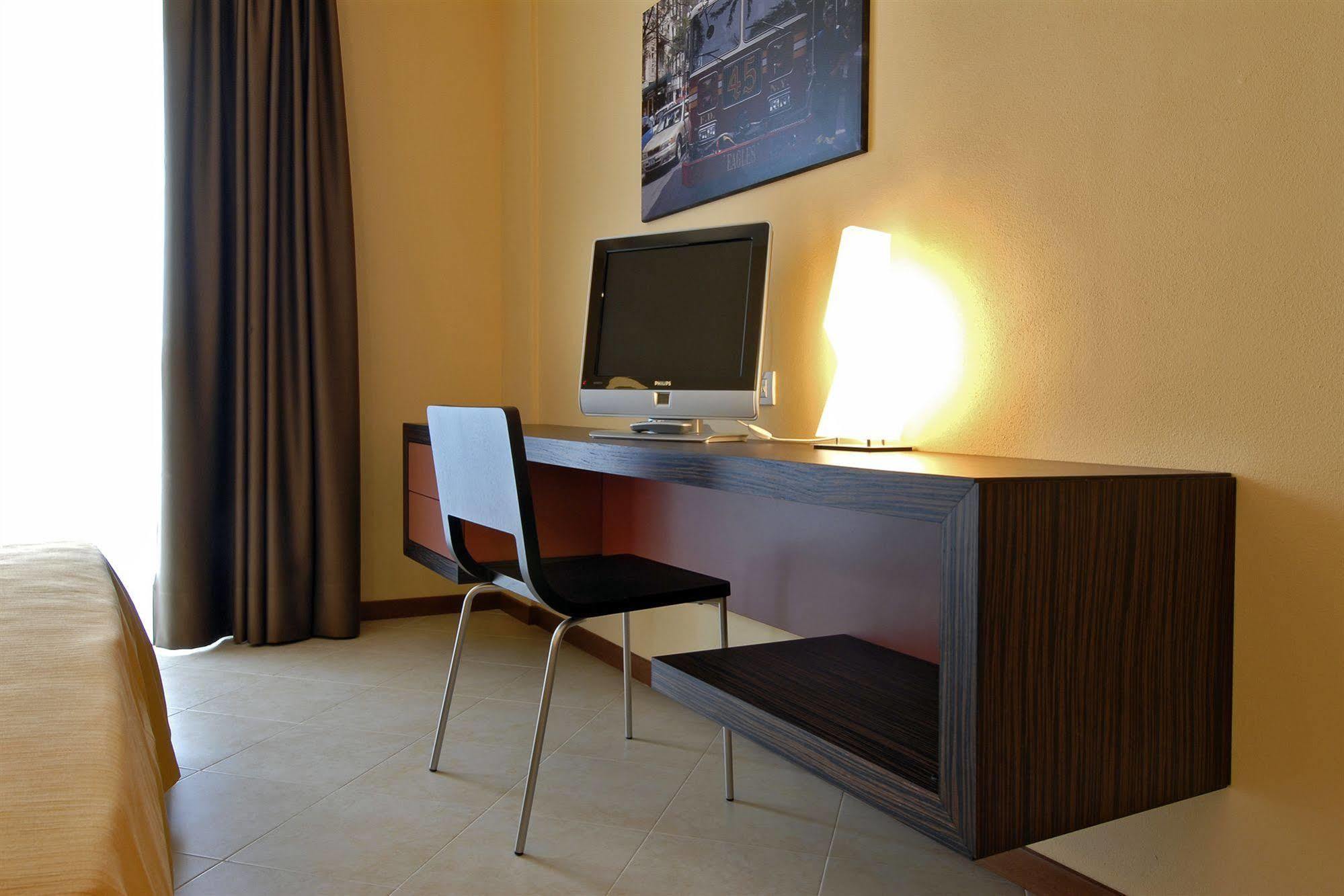 Rosso Frizzante Hotel Sorbara Екстериор снимка