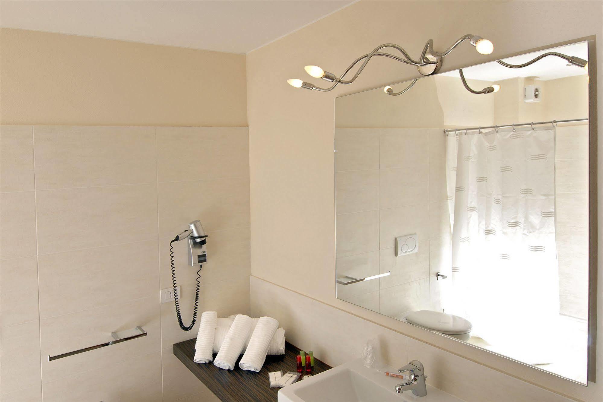 Rosso Frizzante Hotel Sorbara Екстериор снимка