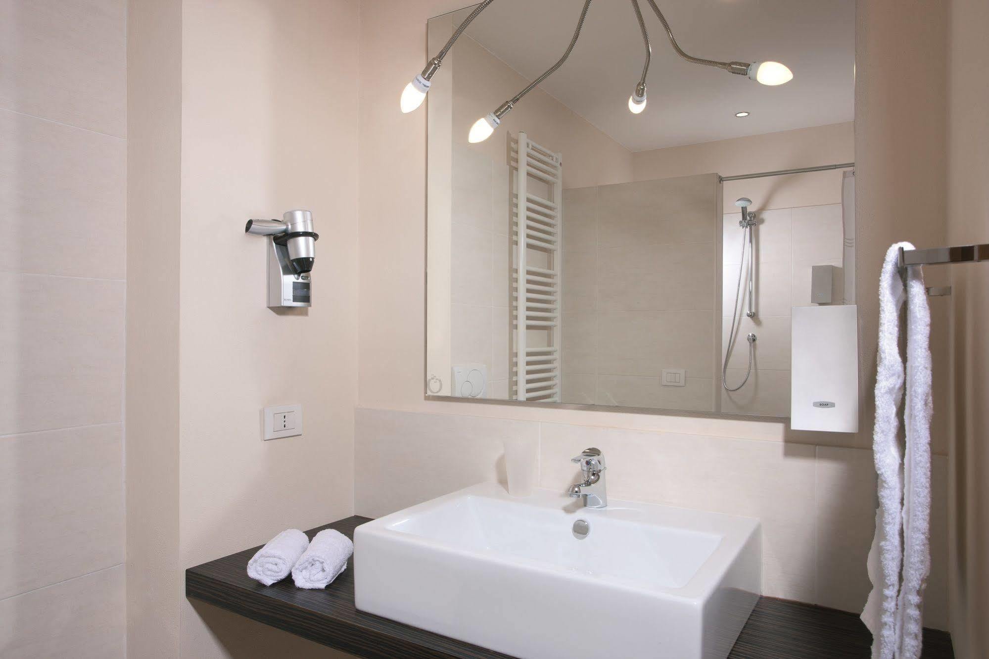 Rosso Frizzante Hotel Sorbara Екстериор снимка
